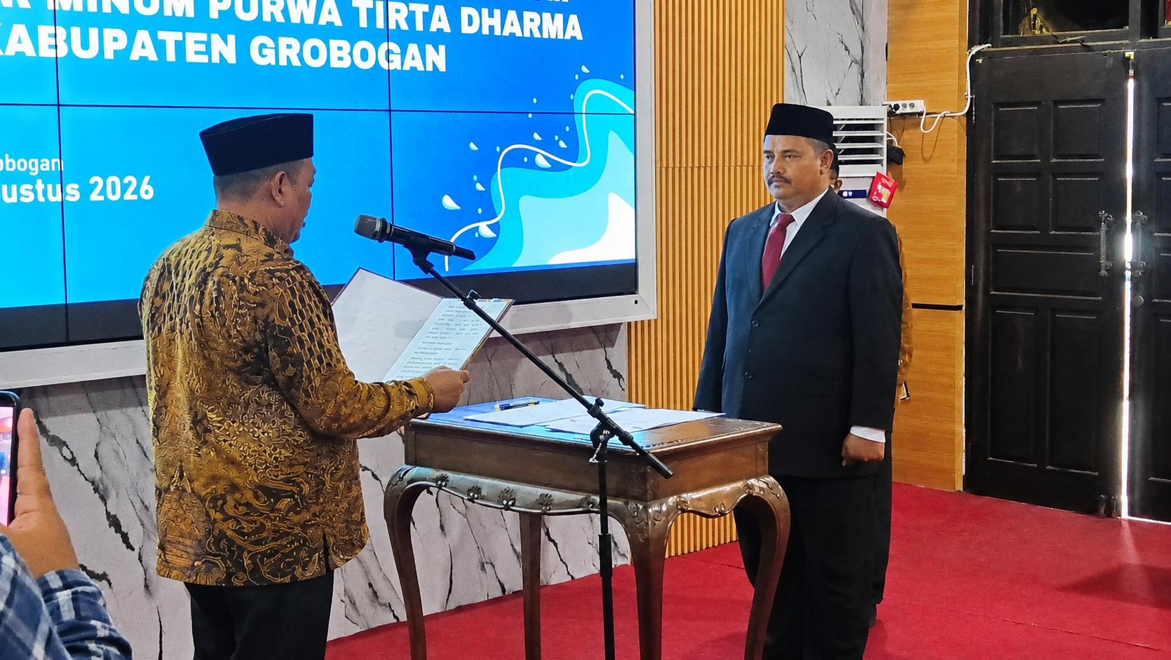 Direktur PDAM Grobogan Resmi Dilantik, Bupati Setyo Hadi Berharap Ada Penataan SDM hingga Pendapatan Surplus