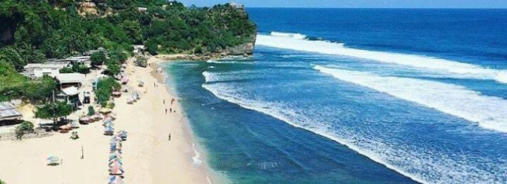 Pantai Pok Tunggal: Destinasi Keindahan yang berbalut Bukit Indah di Yogyakarta