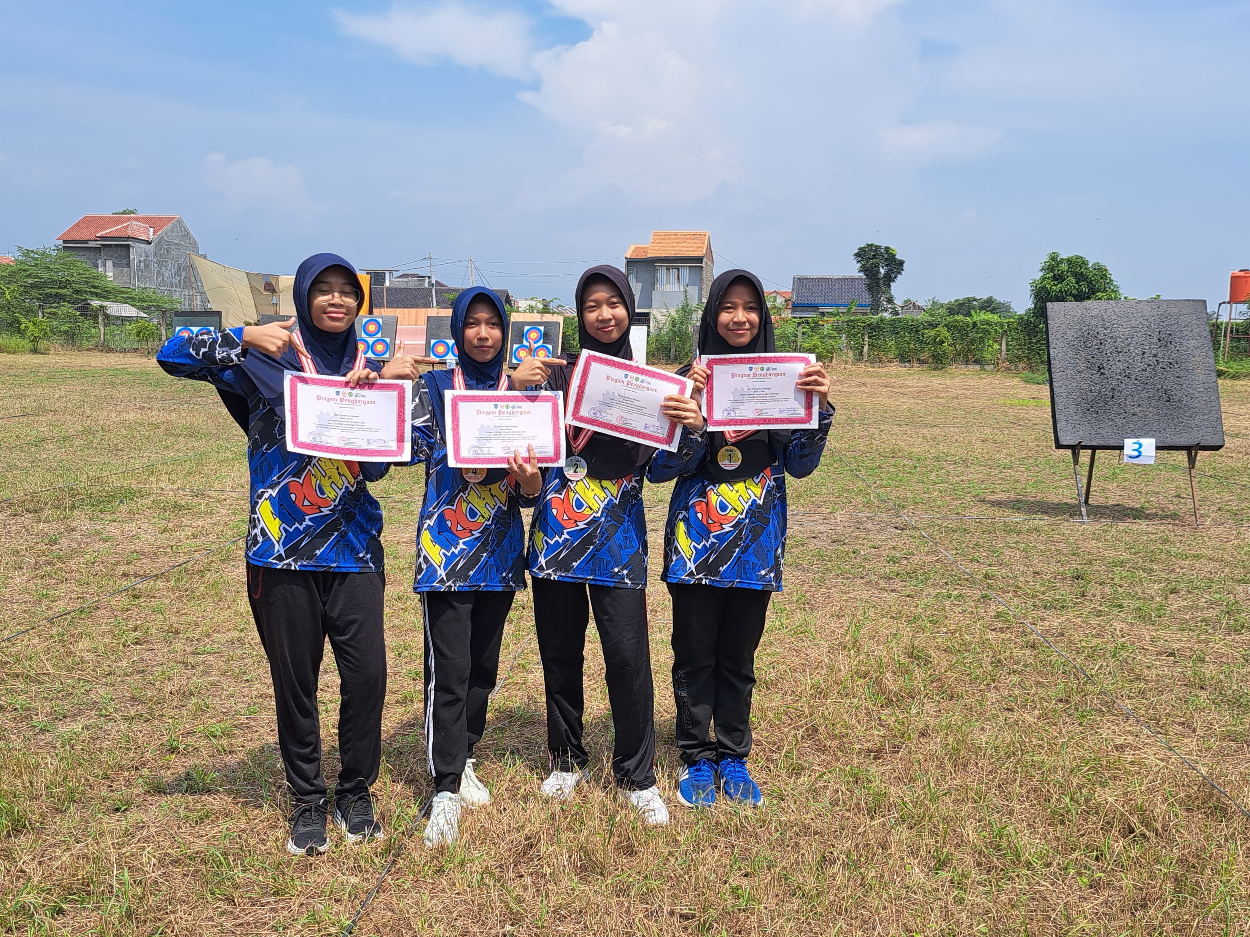 SMP IT Luqman Al Hakim Kabupaten Tegal Kembali Raih Juara Panahan