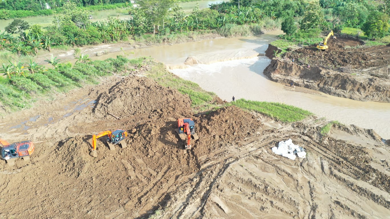 BBWS Pemali Juana Mulai Perbaiki Tanggul Jebol di Desa Baturagung Grobogan