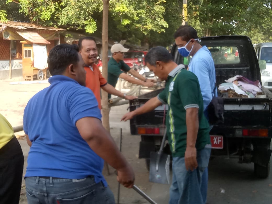 Bersih-bersih Pasar Trayeman Kabupaten Tegal 