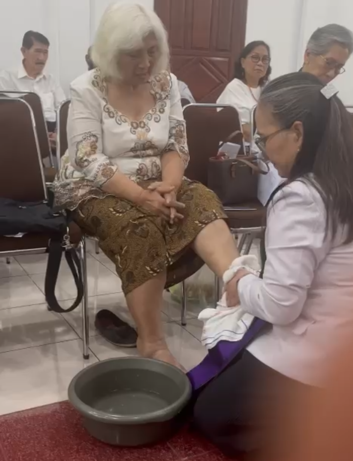 Dance dan Istri Pelayanan Doa Kamis Putih di GPIB, Gereja Tertua di Indonesia