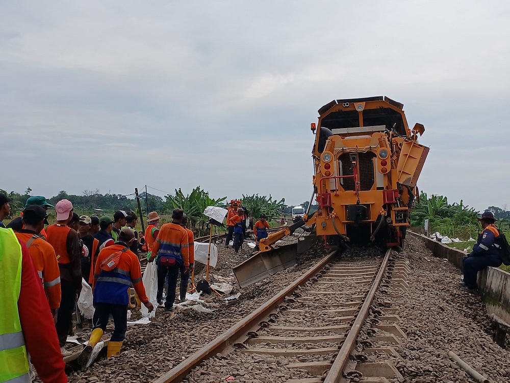 Hari Ketiga Penanganan Banjir di Grobogan, KAI Masih Terapkan Pola Operasi KA Memutar dan Batalkan Beberapa Pe