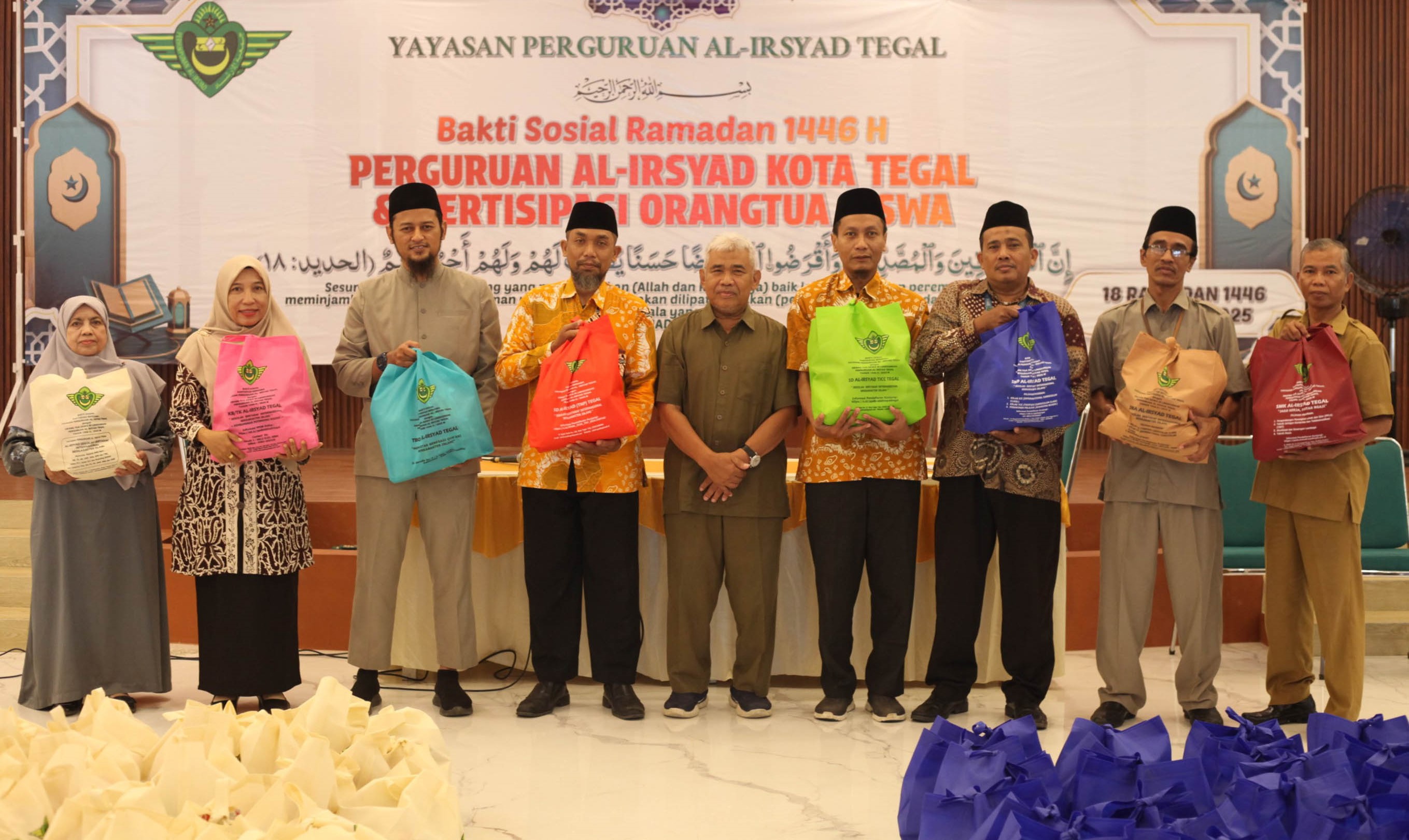 Yayasan Perguruan Al Irsyad Kota Tegal Distribusikan 1.396 Paket Sembako