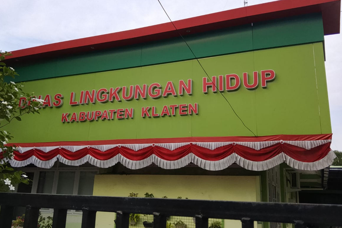 KPK Geledah Kantor DLH Klaten, Mobil Dinas Kepala Dinas Diperiksa