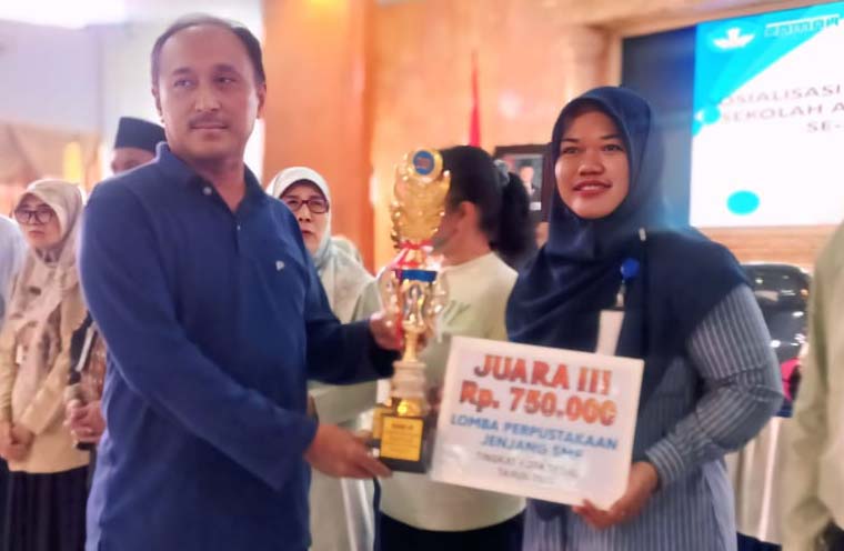 SMP Muhammadiyah 3 Tegal Rebut Juara III Lomba Perpustakaan