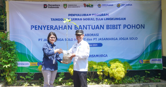 PT Jasamarga Solo Ngawi Berikan 150 Bibit Pohon di Wilayah Kota Surakarta