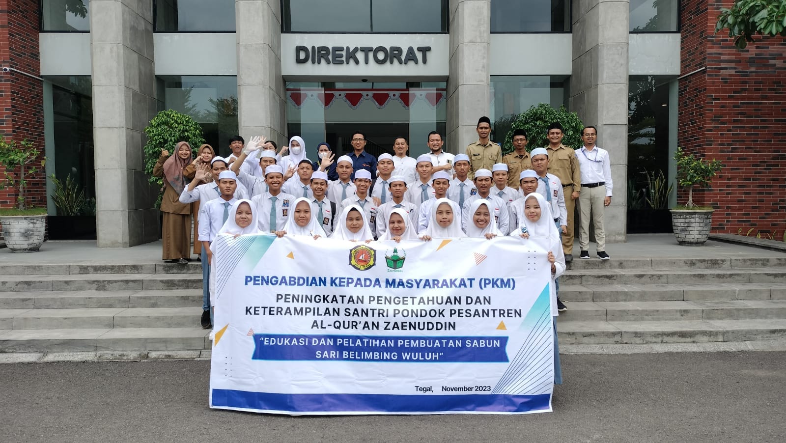 Dosen Farmasi Poltek Harber Kota Tegal Beri Edukasi Sabun Cair dari Belimbing Wuluh