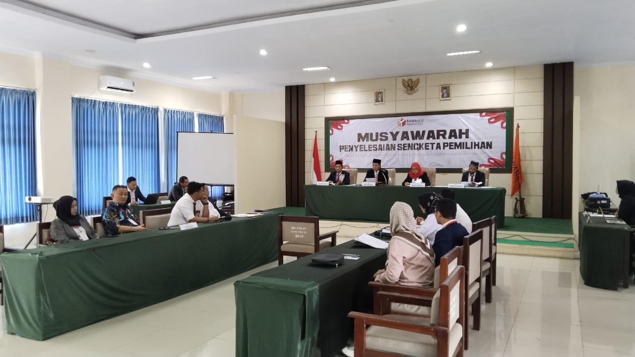 Sengketa Pilkada Berujung Sidang di Bawaslu Kabupaten Tegal 