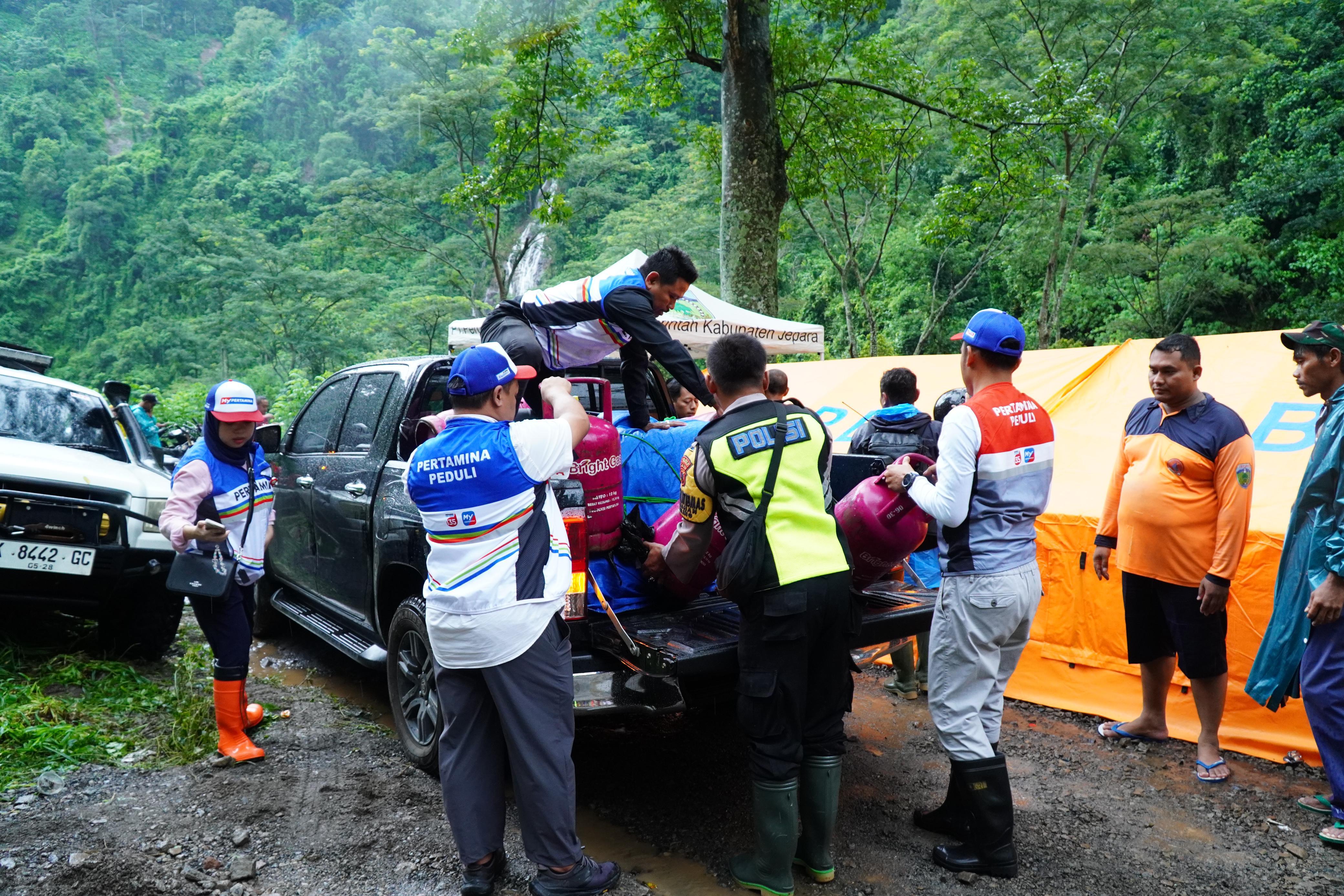 Dapur Umum Tiga Kabupaten Terdampak Banjir Digelontor Brigth Gas dan Beras