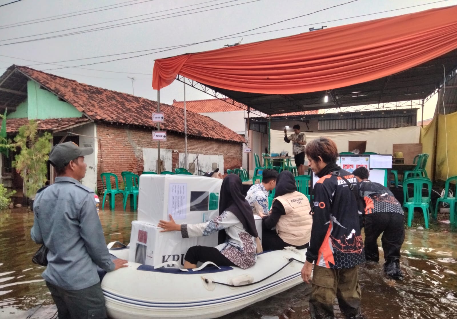 Terdampak Banjir, KPU Kota Pekalongan Relokasi 2 TPS Wilayah Pasirkratonkramat