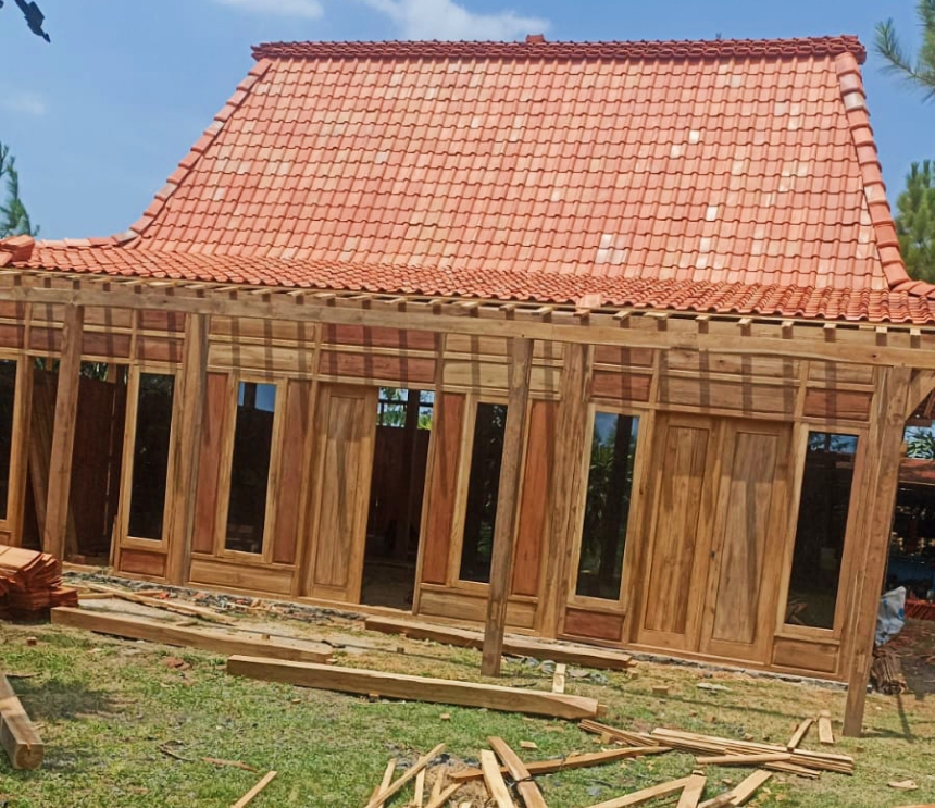 Dongkrak Kunjungan Wisatawan, Bangun Rumah Adat Limas 