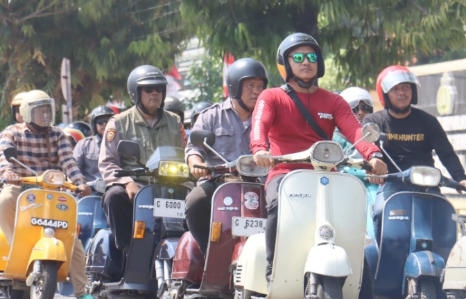 Komunitas Pecinta Vespa Pemalang Iringi Pelepasan AKBP Eko Sunaryo ‎