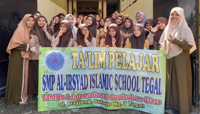 SMP Al Irsyad Kota Tegal Adakan Taklim Pelajar
