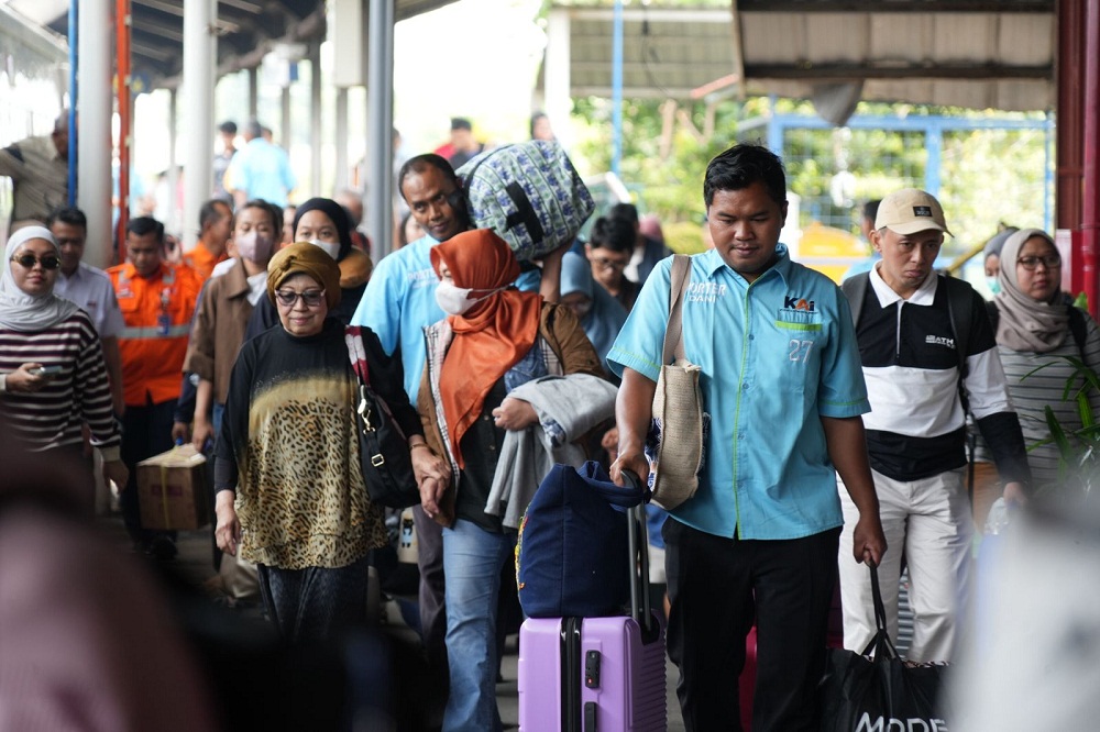 H-1 Lebaran 2026, 47 Ribu Penumpang Padati Kereta Api Daop 4 Semarang