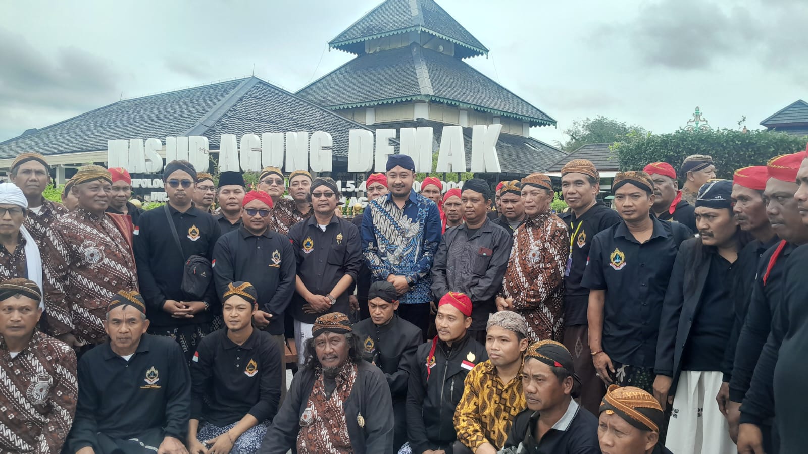 Kunjungi Masjid Agung Demak, PB XIV Hangabei: Tidak Ada Kaitan dengan Pengukuhan