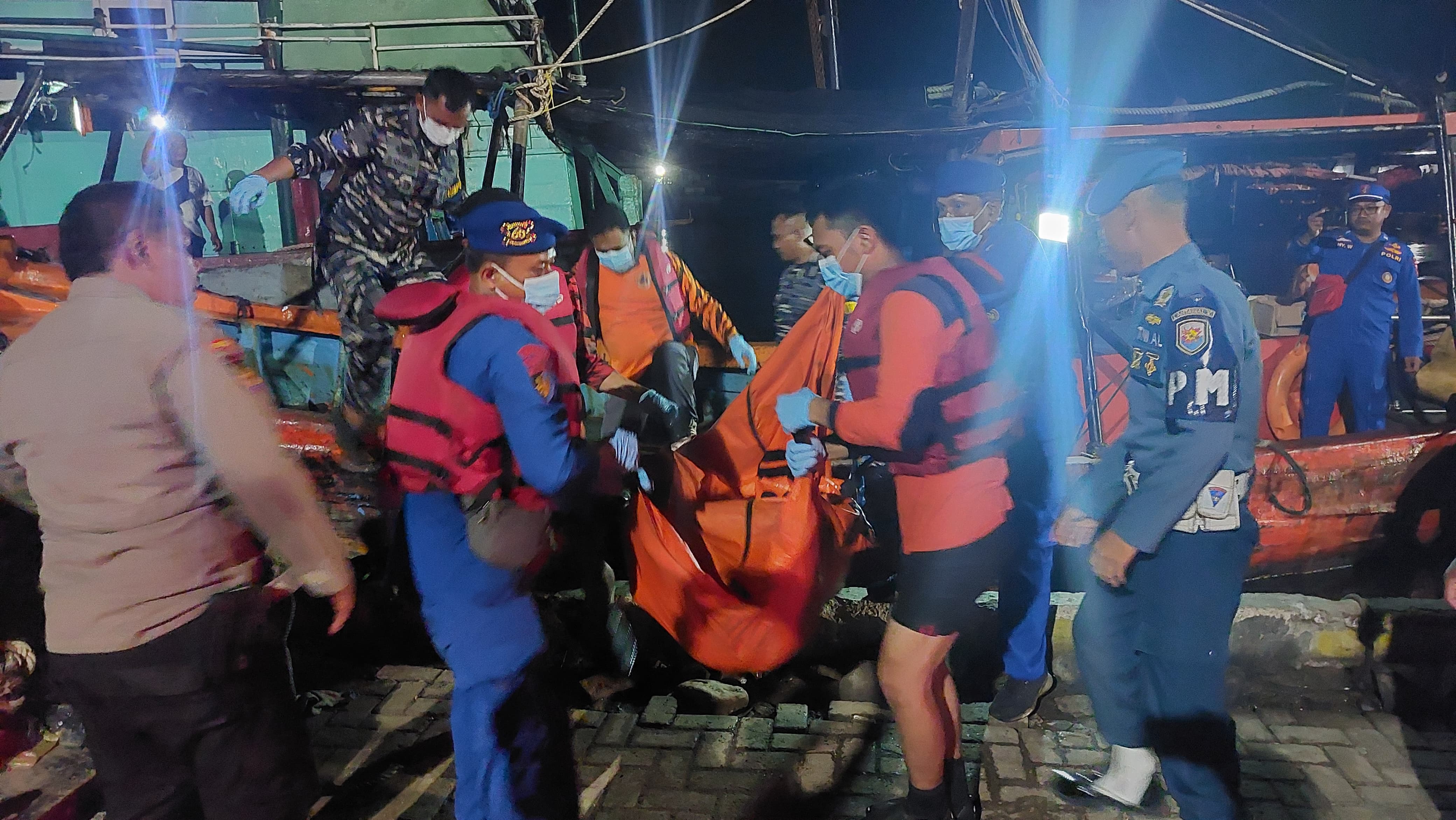 Mayat Tanpa Identitas Ditemukan Terapung di PAI Kota Tegal