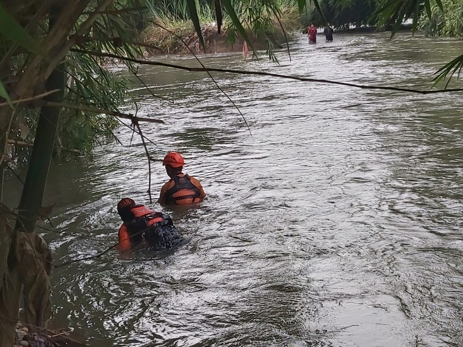 Kakek Rasmadi Hilang Misterius di Sungai Kupang Pekalongan, Barang-Barang Ada di Tepi Sungai