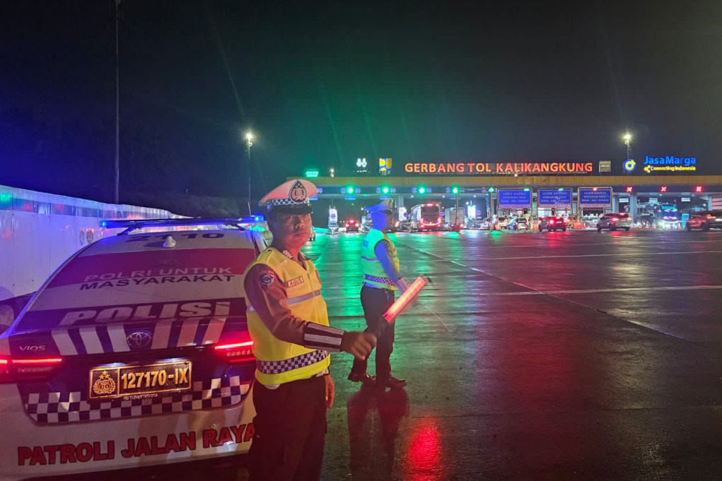 Arus Mudik Nataru Mulai Meningkat, Polda Jateng Pastikan Lalu Lintas Tol Masih Terkendali