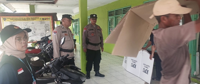 Personel Polres Tegal Datangi Panitia Pemungutan Suara 