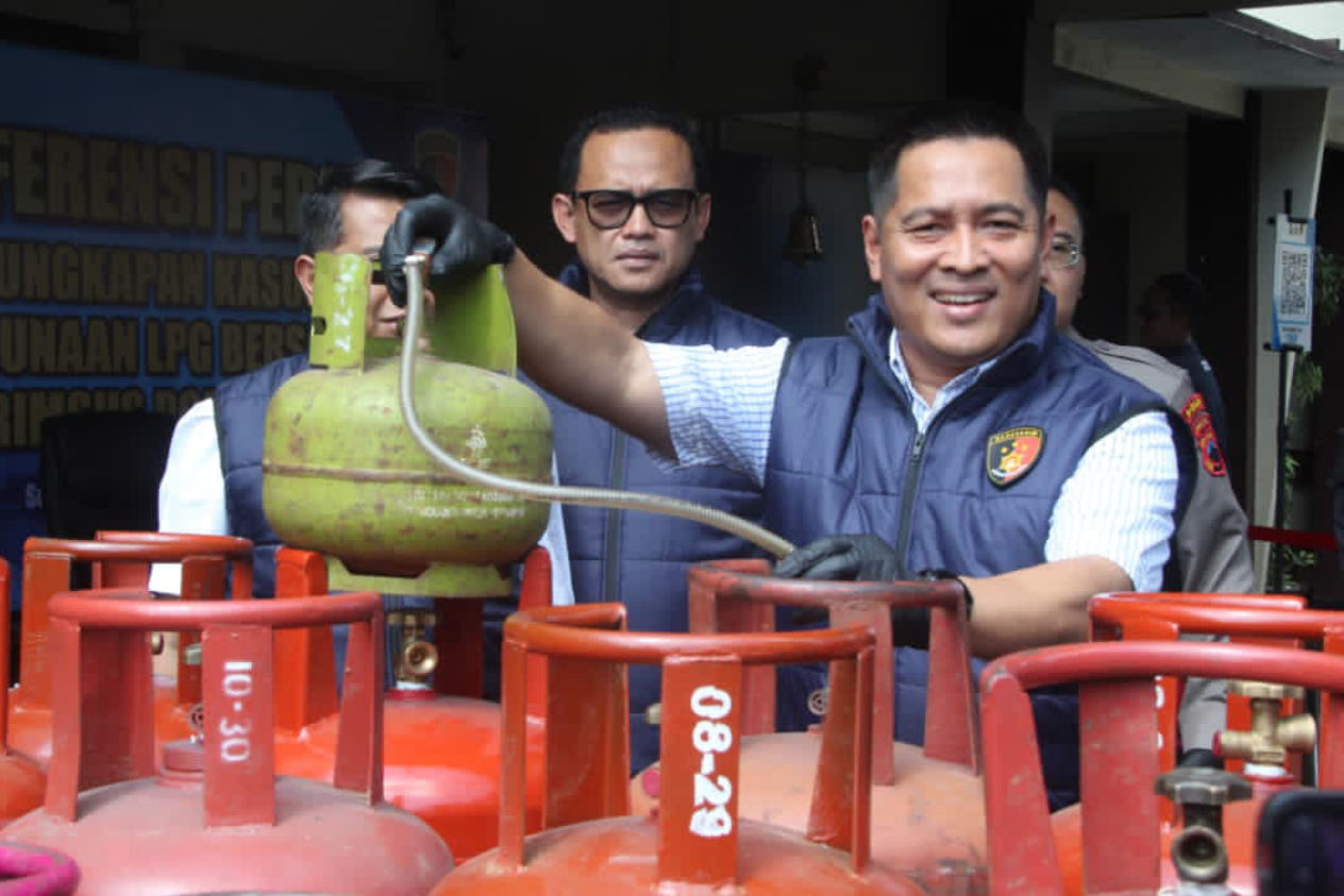 Polisi Bongkar LPG Oplosan di Karanganyar, Produksi 300 Tabung per Hari