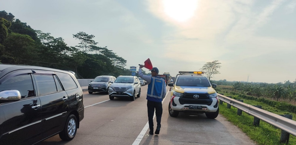 Arus Kendaraan ke Semarang Melonjak Tajam di Kalikangkung, Jasa Marga Siagakan Petugas