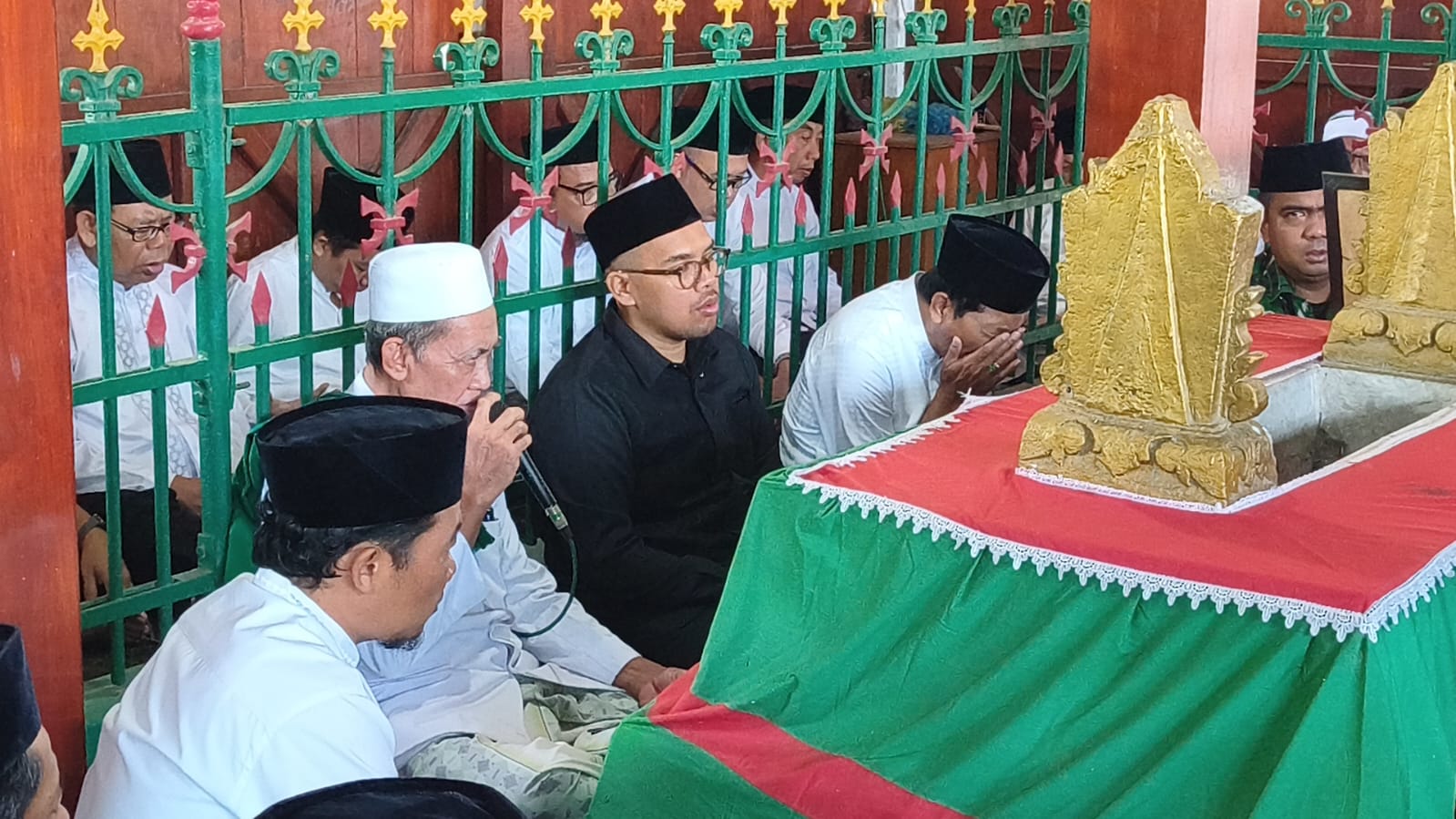 Awali HUT ke-60, Bupati Batang Ziarah ke Makam Bupati Pertama di Kendal