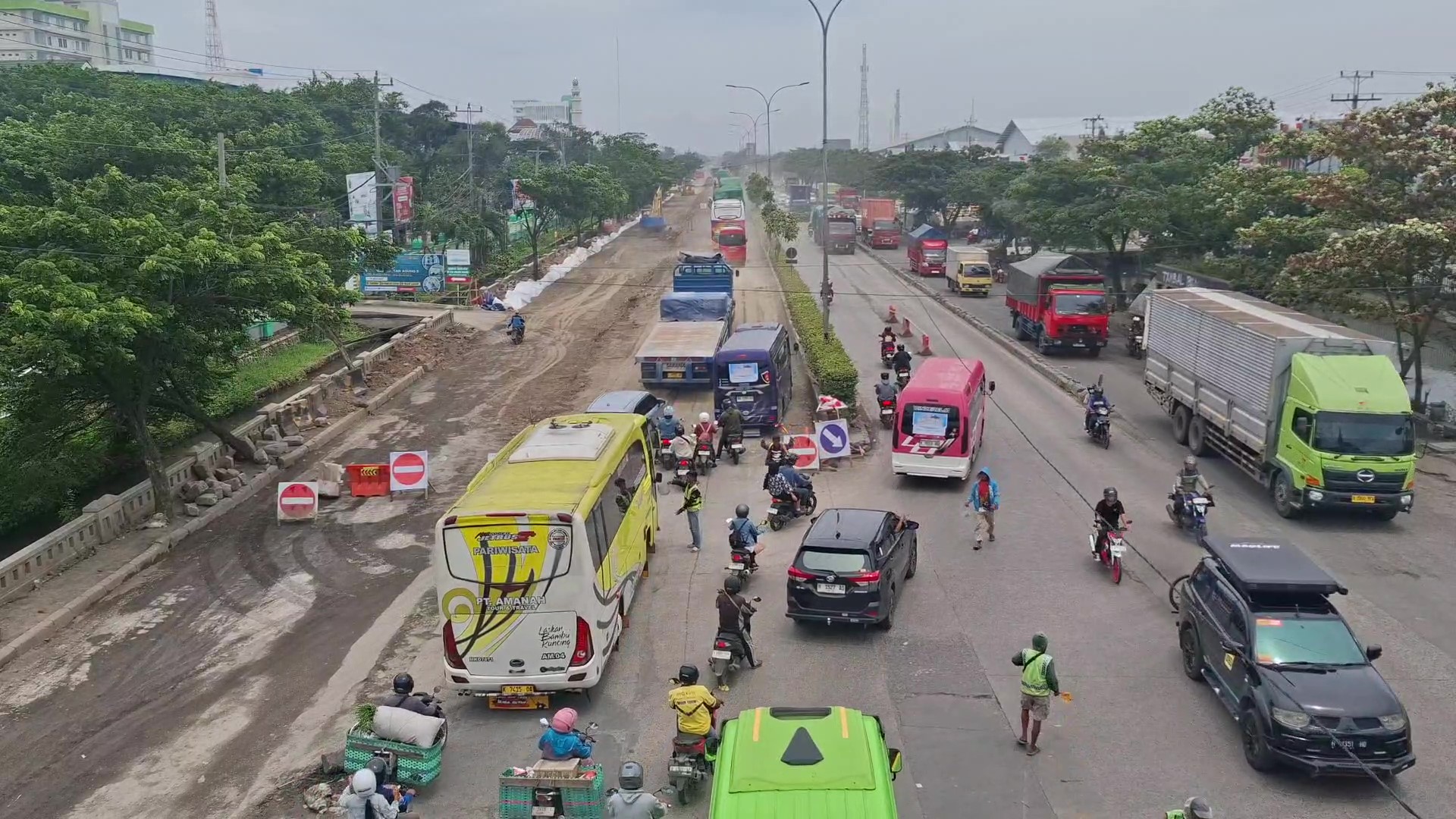 Jelang Mudik Lebaran 2026, Proyek Jalan Kaligawe Semarang Disetop Sementara, Polisi Terapkan Contraflow 