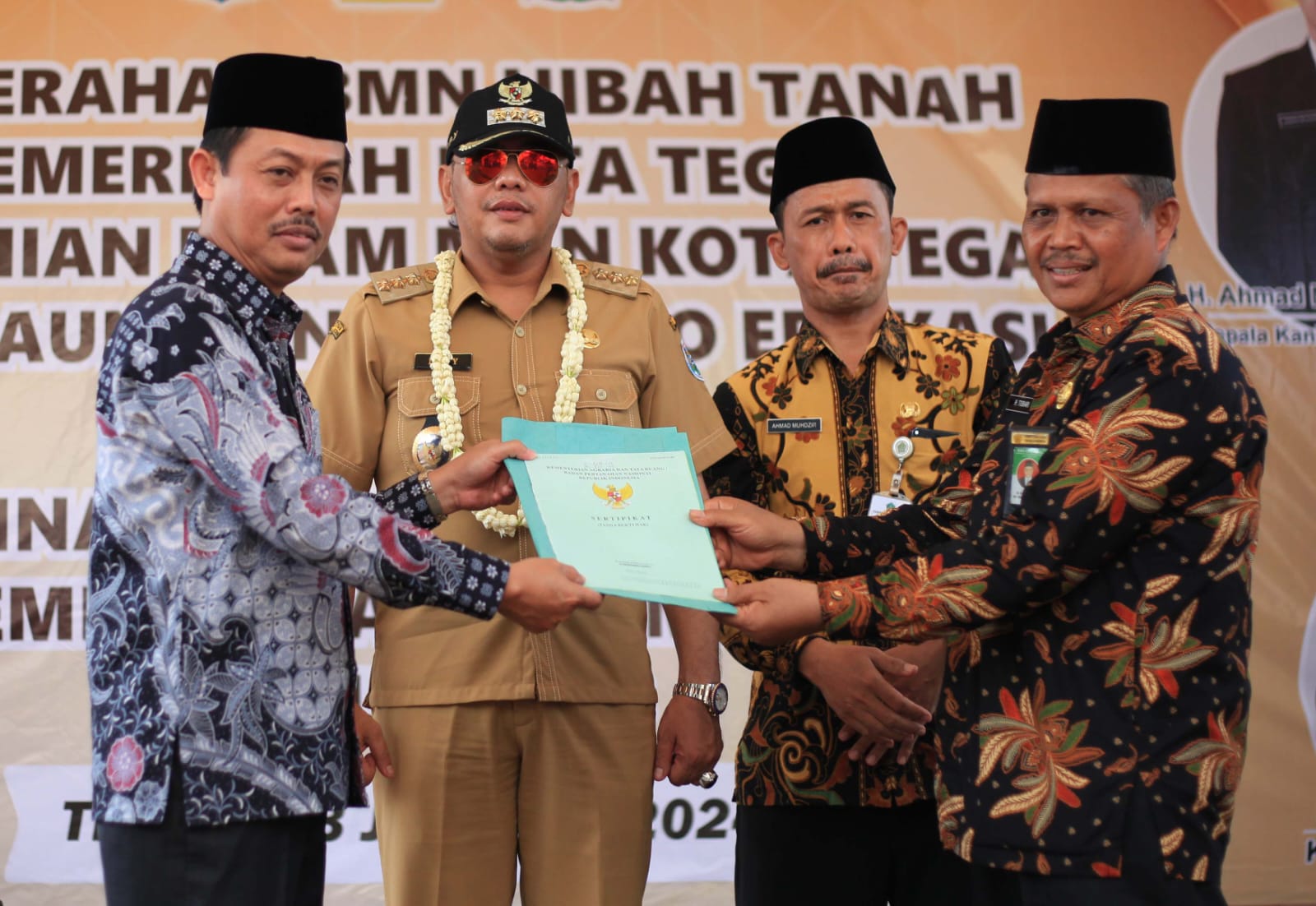 MAN Kota Tegal Terima Sertifikat Hibah Tanah Pemkot dan Resmikan PILAM