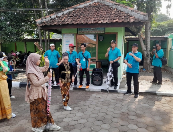 Karnaval Warnai HUT ke-41 SMP Negeri 2 Slawi