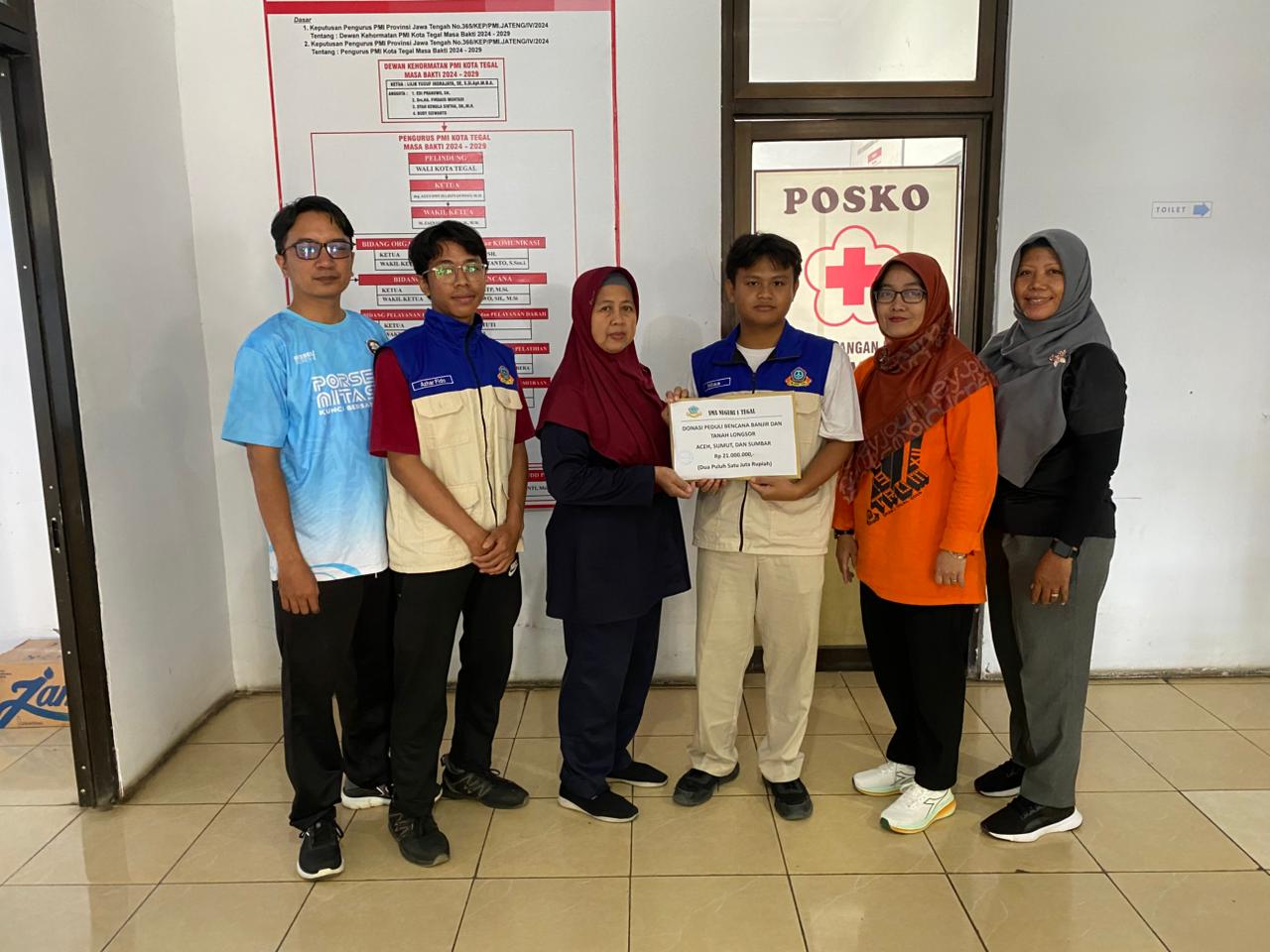 SMA Negeri 1 Tegal Kirim Donasi Rp21 Juta untuk Korban Bencana Aceh dan Sumatra