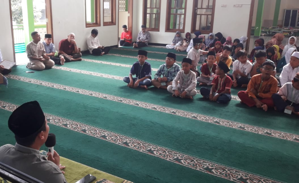 80-an Santri Mengikuti Lomba Adzan Menyombongkan Bulan Suci Ramadhan di Masjid Nurul Islam Salatiga