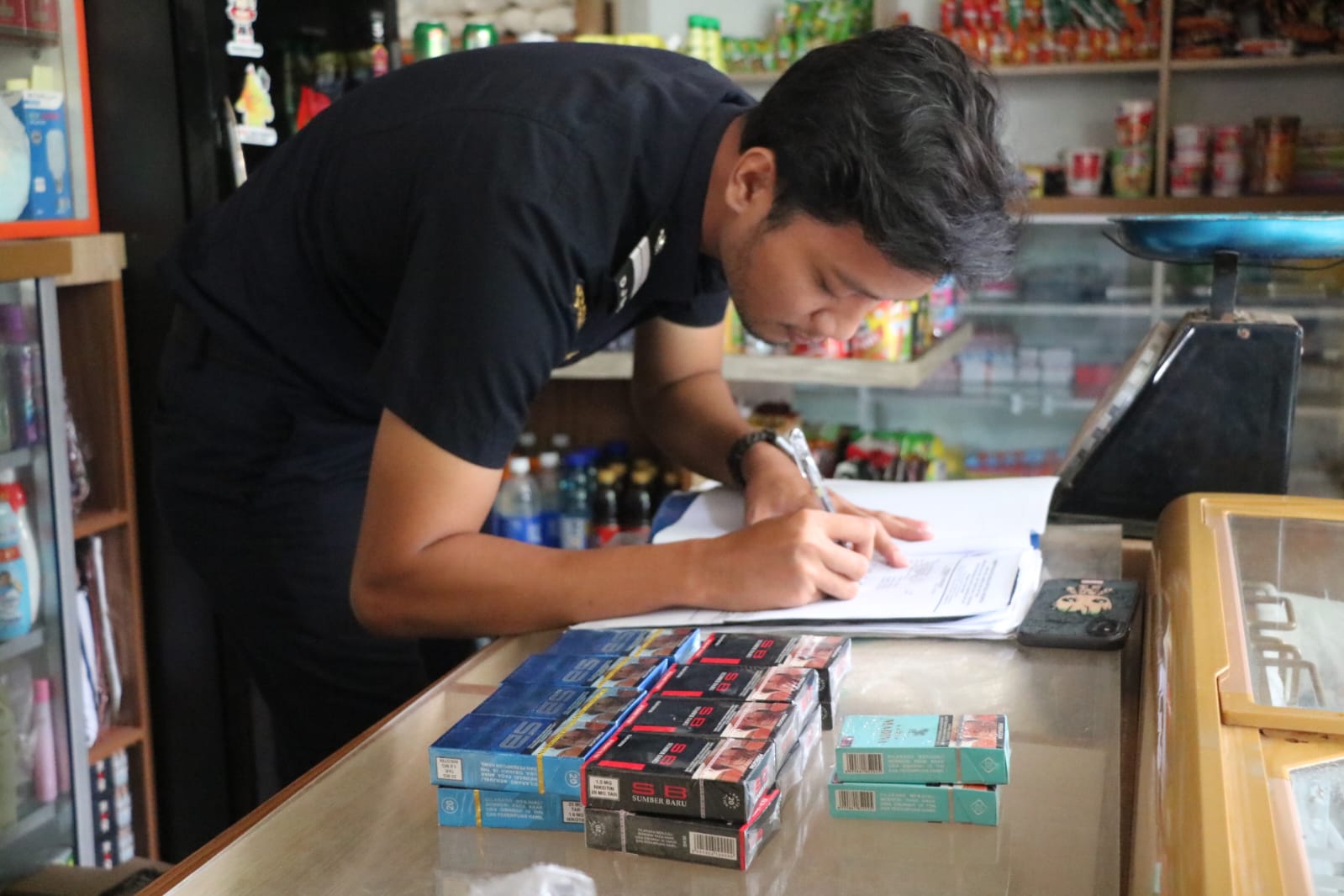 Sarang Peredaran Rokok Ilegal di Jepara Diobok-obok Aparat Bea Cukai, Hasilnya Sungguh Mengejutkan