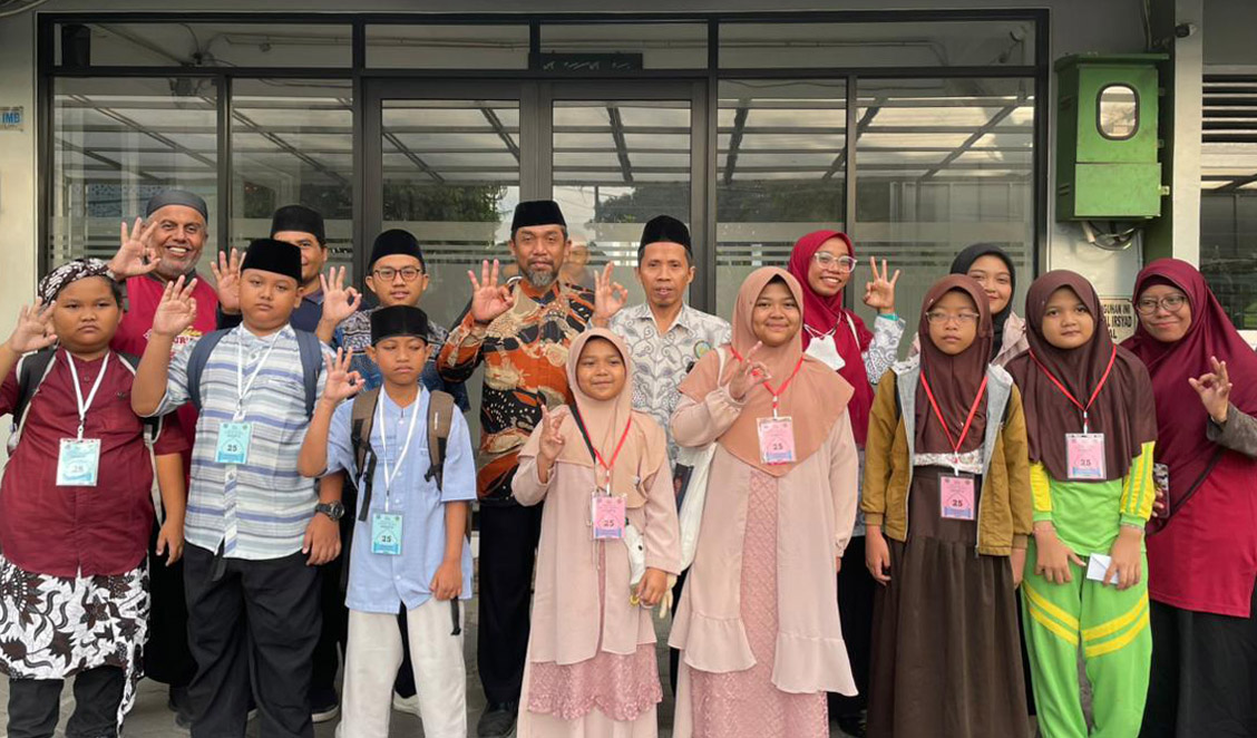 ‎2 Siswa SD Al Irsyad Kota Tegal Juara I Lomba Mapsi Tegal Barat ‎