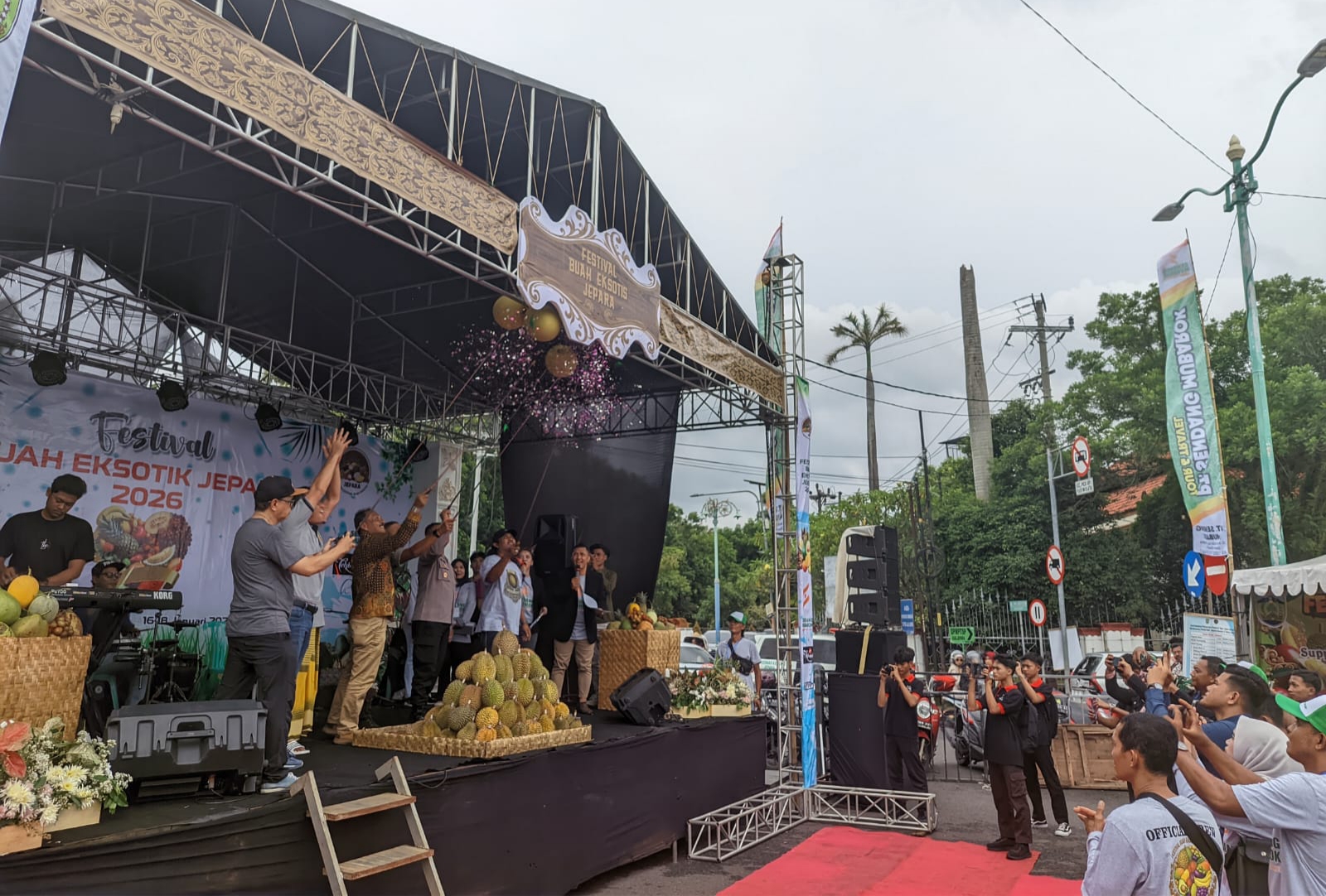 Bencana Alam Tak Surutkan Kemeriahan Festival Buah Eksotik Jepara 2026
