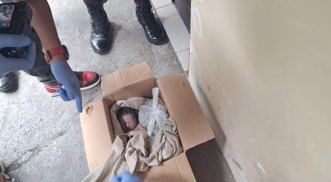 Jasad Bayi Laki-Laki Ditemukan dalam Kardus di Teras Kost Putri Jebres