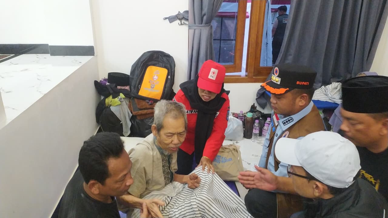 Tangis Warga Padasari Tegal Ketika Rumahnya Roboh, Trauma Ketika Hujan Turun