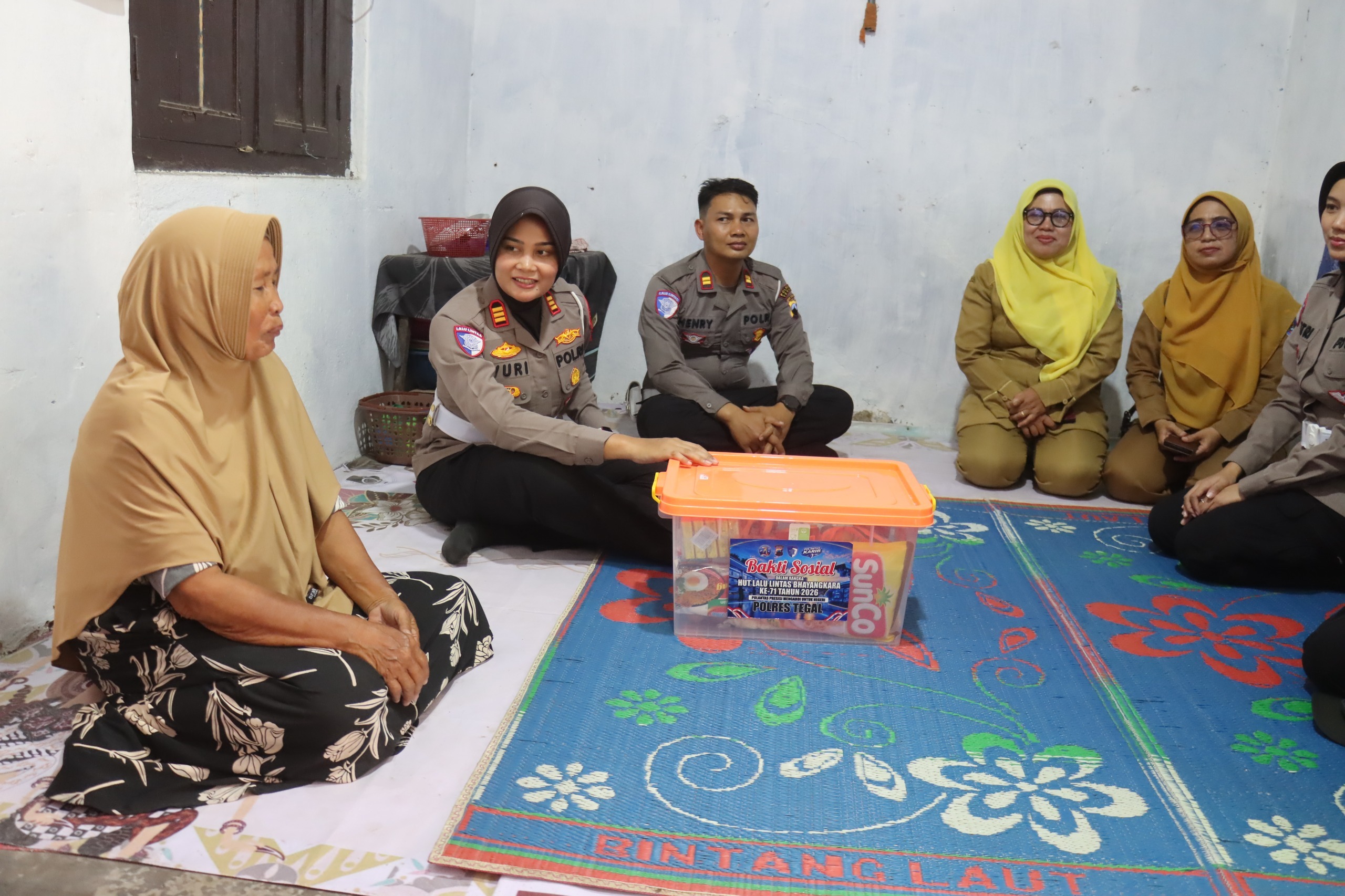 Satlantas Polres Tegal Sambangi Ponpes dan Warga dalam Baksos HUT Lalu Lintas Bhayangkara