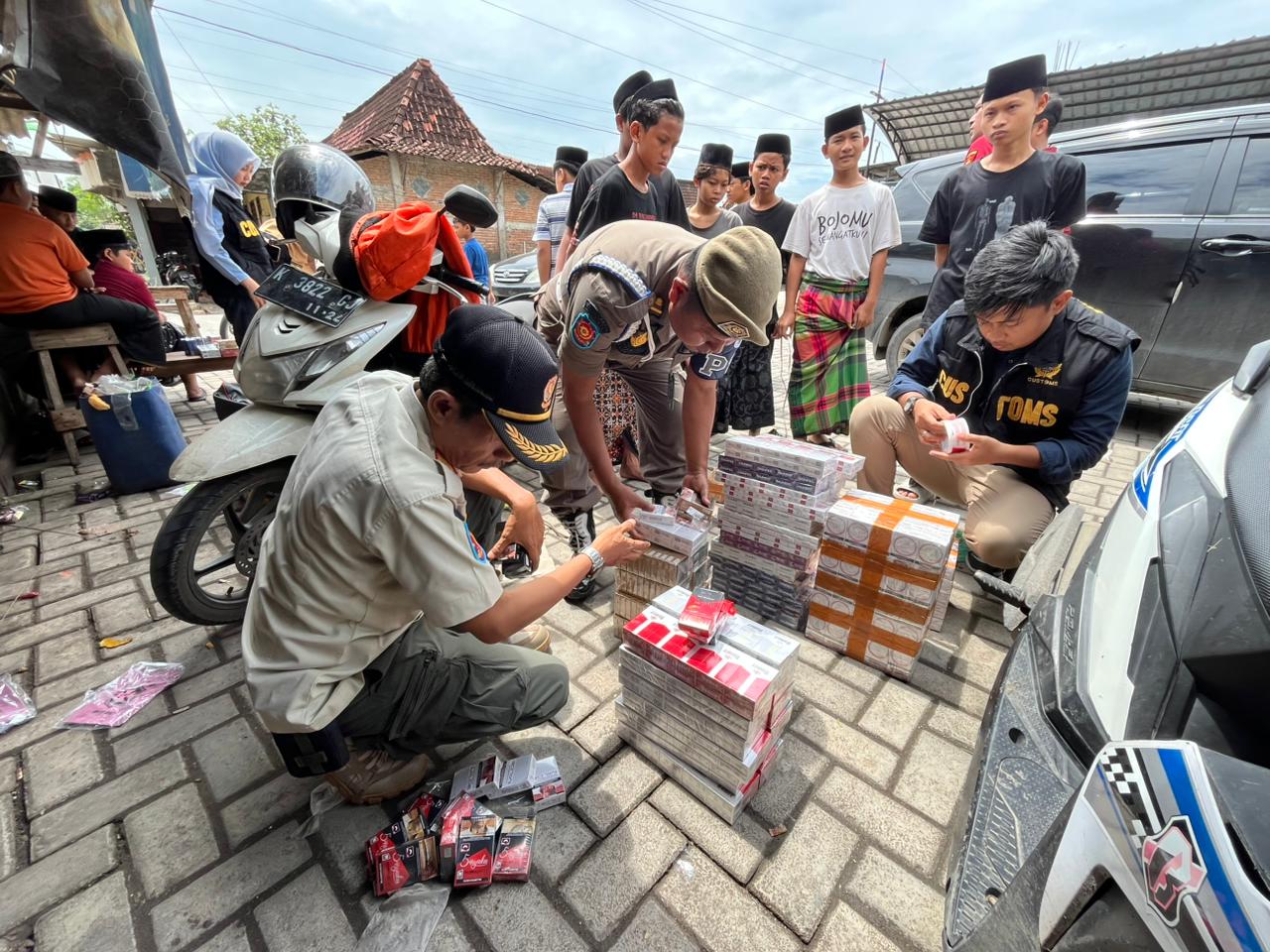 Satpol PP Demak Bersama Bea Cukai Amankan 20.295 Batang Rokok Ilegal di Kecamatan Guntur