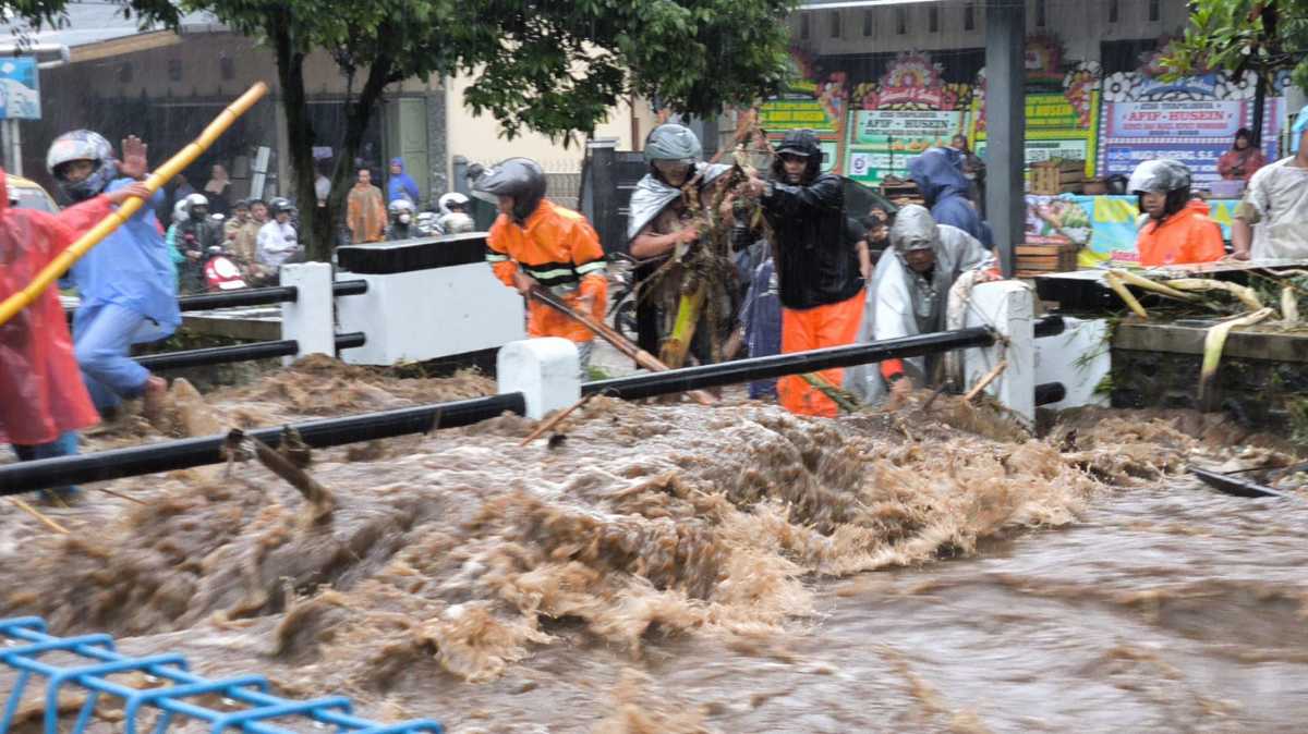 Banjir di Wonosobo, Jalan Wonosobo-Dieng dan Tujuh Rumah Sempat Terendam