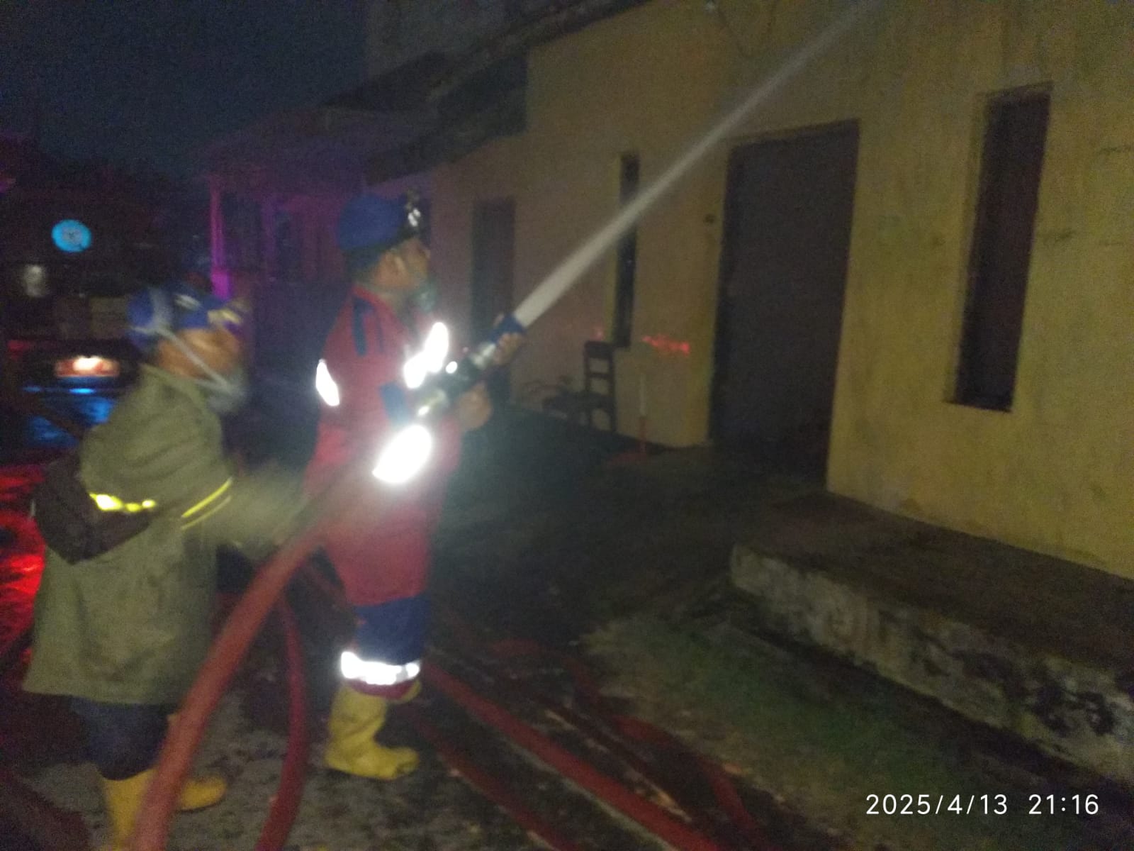 Rumah Warga Mindaka Tegal Terbakar, Dipicu Korsleting Listrik