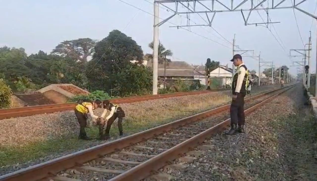 Pria Tanpa Identitas Tewas Tertabrak KRL di Jebres, Polisi Minta Warga Bantu Proses Identifikasi