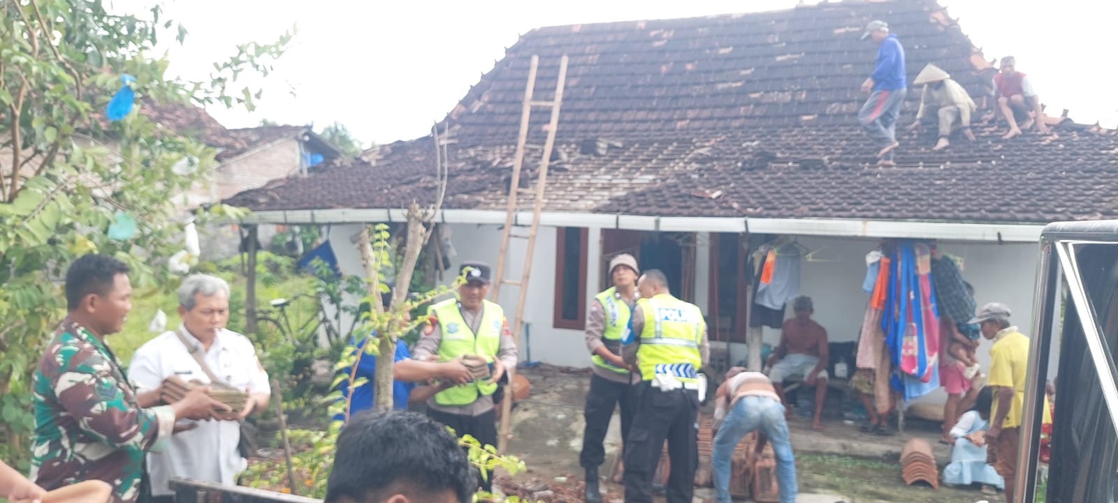 Puting Beliung Mengamuk di Pati, Puluhan Rumah Warga Desa Kebowan Rusak Parah