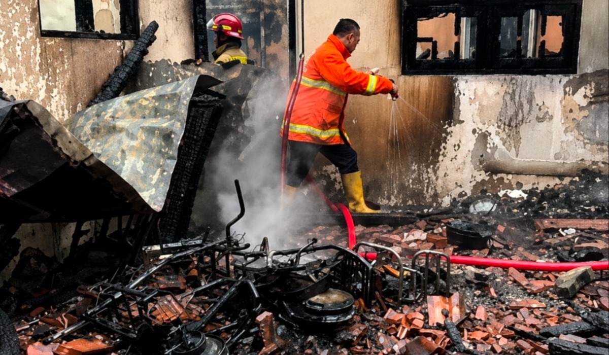 Sepeda Listrik Meledak Saat Dicas, Rumah di Comal Terbakar