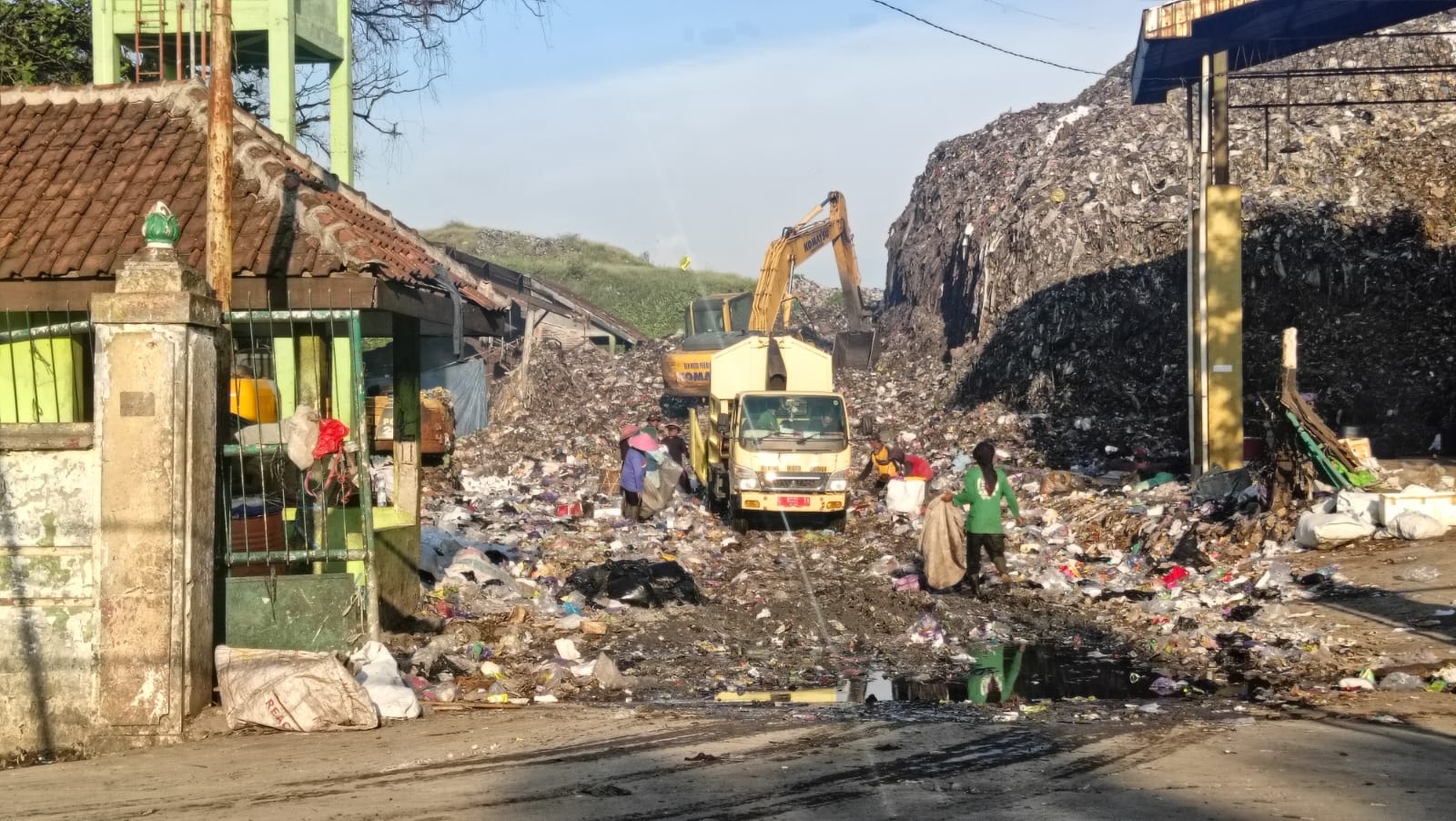 Darurat Sampah Pekalongan, Pemkot Siapkan Rp9 Miliar untuk Beli Alat hingga Tambah Tenaga Kebersihan