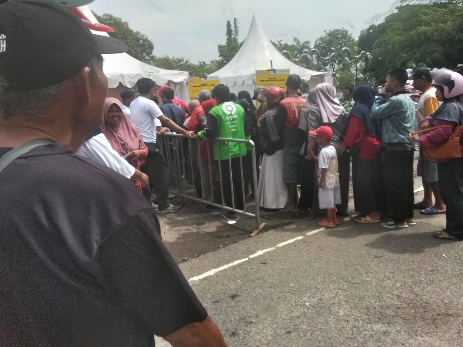 Warga Antusias Dapatkan Kupon Festival Sate