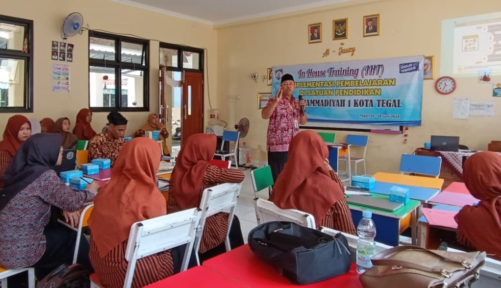 SD Muhammadiyah 1 Kota Tegal Adakan In House Training