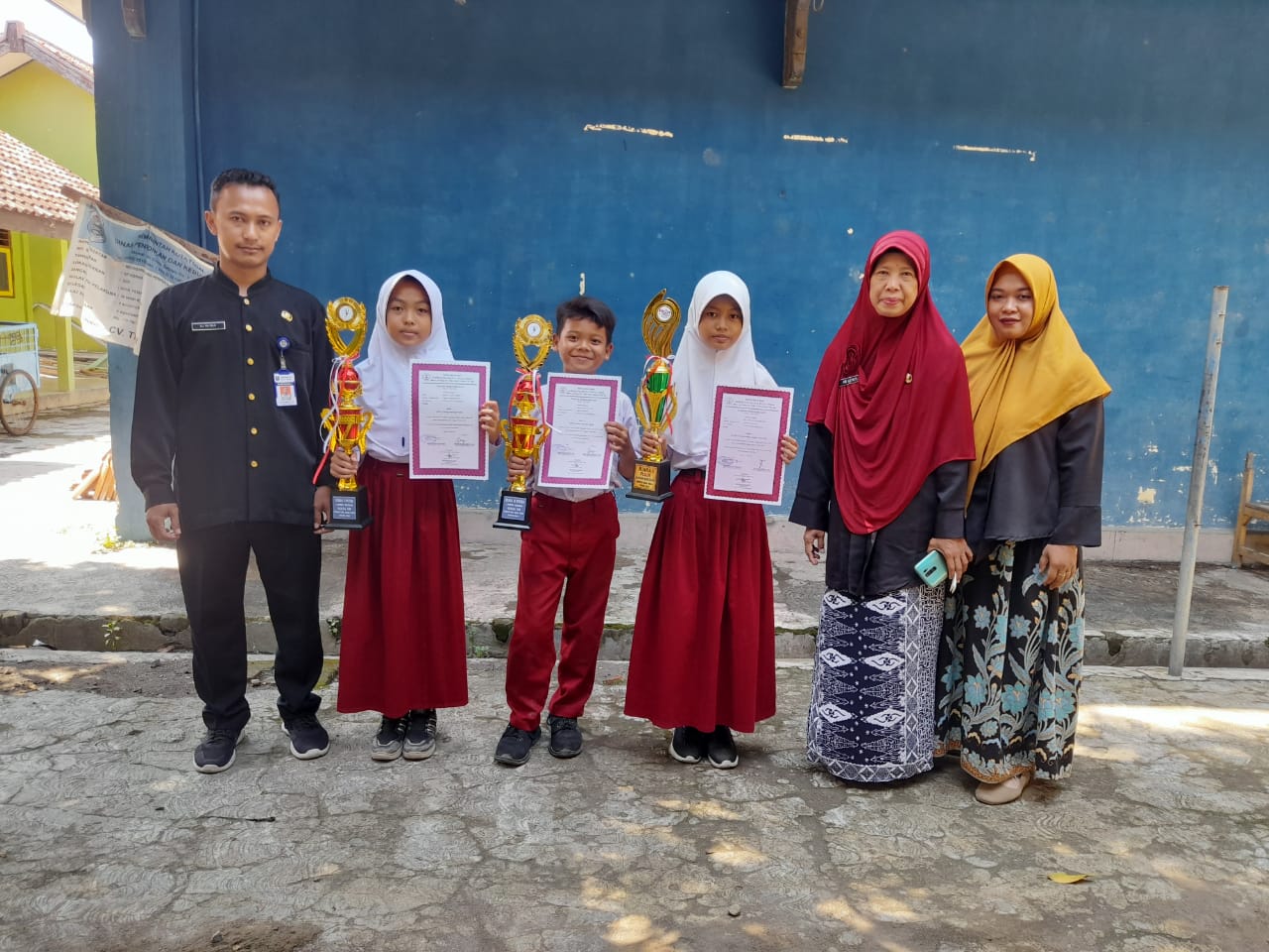 Keren! SDN Mintaragen Kota Tegal 3 Sabet Tiga Juara FLS2N