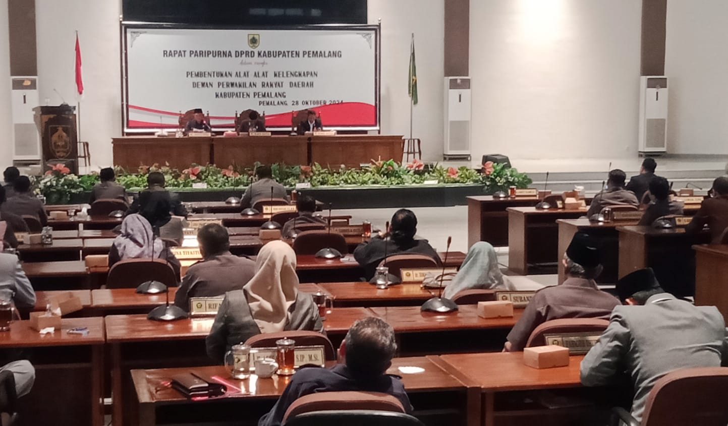 Rapat Paripurna DPRD Kabupaten Pemalang Dihujani Interupsi 