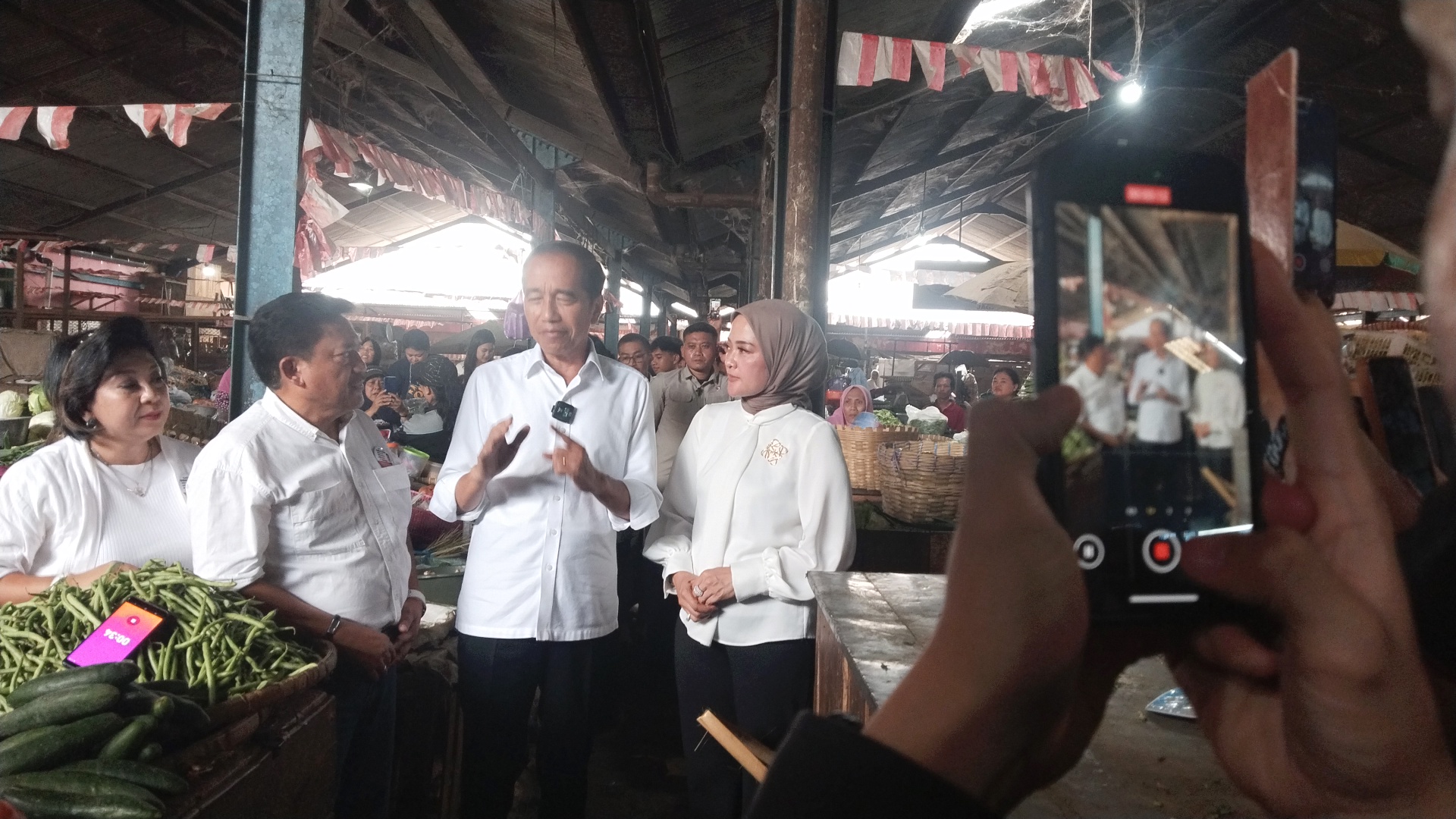 Buat Konten di Pasar Blauran Salatiga, Jokowi Titip 3 Pesan ke Robby-Nina